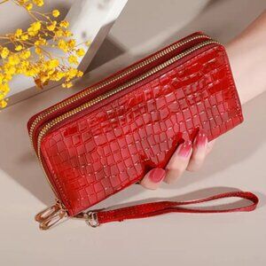 Elegant Crocodile Pattern Wallet with Zipper